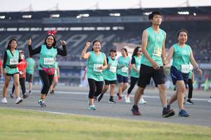 BIB: 52920, 5243, 50805, 528
                            <button type="button" onclick="openModal(10575092)" class="btn btn-primary btn-sm float-right btn-popup" data-toggle="modal" data-target=".modal-high-quality">
                        <i class="fas fa-shopping-cart"></i> Add to Cart
                    </button>
                                            <button type="button" onclick="isThisMe(10575092, true)" class="btn btn-success btn-sm float-right btn-popup btn-isme hidden" data-toggle="tooltip" data-placement="bottom" title="นี่คือรูปของคุณใช่ไหม คลิกที่นี่เพื่อเอาเข้าอัลบั้ม">
                        <i class="fas fa-plus"></i> Add to album
                    </button>
                    <button type="button" onclick="isThisMe(10575092, false)" class="btn btn-warning btn-sm float-right btn-popup btn-isnotme hidden">
                        <i class="fas fa-ban"></i> Remove from album
                    </button>