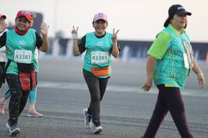 BIB: 83383, 83393
                            <button type="button" onclick="openModal(10575384)" class="btn btn-primary btn-sm float-right btn-popup" data-toggle="modal" data-target=".modal-high-quality">
                        <i class="fas fa-shopping-cart"></i> Add to Cart
                    </button>
                                            <button type="button" onclick="isThisMe(10575384, true)" class="btn btn-success btn-sm float-right btn-popup btn-isme hidden" data-toggle="tooltip" data-placement="bottom" title="นี่คือรูปของคุณใช่ไหม คลิกที่นี่เพื่อเอาเข้าอัลบั้ม">
                        <i class="fas fa-plus"></i> Add to album
                    </button>
                    <button type="button" onclick="isThisMe(10575384, false)" class="btn btn-warning btn-sm float-right btn-popup btn-isnotme hidden">
                        <i class="fas fa-ban"></i> Remove from album
                    </button>