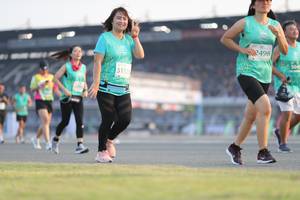 BIB: 2498, 5045, 51123
                            <button type="button" onclick="openModal(10573949)" class="btn btn-primary btn-sm float-right btn-popup" data-toggle="modal" data-target=".modal-high-quality">
                        <i class="fas fa-shopping-cart"></i> Add to Cart
                    </button>
                                            <button type="button" onclick="isThisMe(10573949, true)" class="btn btn-success btn-sm float-right btn-popup btn-isme hidden" data-toggle="tooltip" data-placement="bottom" title="นี่คือรูปของคุณใช่ไหม คลิกที่นี่เพื่อเอาเข้าอัลบั้ม">
                        <i class="fas fa-plus"></i> Add to album
                    </button>
                    <button type="button" onclick="isThisMe(10573949, false)" class="btn btn-warning btn-sm float-right btn-popup btn-isnotme hidden">
                        <i class="fas fa-ban"></i> Remove from album
                    </button>