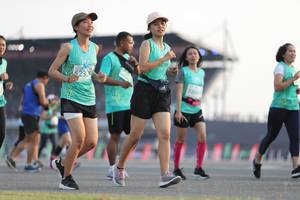 BIB: 52611
                            <button type="button" onclick="openModal(10574031)" class="btn btn-primary btn-sm float-right btn-popup" data-toggle="modal" data-target=".modal-high-quality">
                        <i class="fas fa-shopping-cart"></i> Add to Cart
                    </button>
                                            <button type="button" onclick="isThisMe(10574031, true)" class="btn btn-success btn-sm float-right btn-popup btn-isme hidden" data-toggle="tooltip" data-placement="bottom" title="นี่คือรูปของคุณใช่ไหม คลิกที่นี่เพื่อเอาเข้าอัลบั้ม">
                        <i class="fas fa-plus"></i> Add to album
                    </button>
                    <button type="button" onclick="isThisMe(10574031, false)" class="btn btn-warning btn-sm float-right btn-popup btn-isnotme hidden">
                        <i class="fas fa-ban"></i> Remove from album
                    </button>