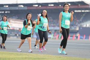 BIB: 525, 52771, 5280, 5275
                            <button type="button" onclick="openModal(10575154)" class="btn btn-primary btn-sm float-right btn-popup" data-toggle="modal" data-target=".modal-high-quality">
                        <i class="fas fa-shopping-cart"></i> Add to Cart
                    </button>
                                            <button type="button" onclick="isThisMe(10575154, true)" class="btn btn-success btn-sm float-right btn-popup btn-isme hidden" data-toggle="tooltip" data-placement="bottom" title="นี่คือรูปของคุณใช่ไหม คลิกที่นี่เพื่อเอาเข้าอัลบั้ม">
                        <i class="fas fa-plus"></i> Add to album
                    </button>
                    <button type="button" onclick="isThisMe(10575154, false)" class="btn btn-warning btn-sm float-right btn-popup btn-isnotme hidden">
                        <i class="fas fa-ban"></i> Remove from album
                    </button>