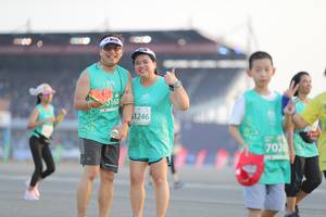 BIB: 0168, 1246, 702
                            <button type="button" onclick="openModal(10574823)" class="btn btn-primary btn-sm float-right btn-popup" data-toggle="modal" data-target=".modal-high-quality">
                        <i class="fas fa-shopping-cart"></i> Add to Cart
                    </button>
                                            <button type="button" onclick="isThisMe(10574823, true)" class="btn btn-success btn-sm float-right btn-popup btn-isme hidden" data-toggle="tooltip" data-placement="bottom" title="นี่คือรูปของคุณใช่ไหม คลิกที่นี่เพื่อเอาเข้าอัลบั้ม">
                        <i class="fas fa-plus"></i> Add to album
                    </button>
                    <button type="button" onclick="isThisMe(10574823, false)" class="btn btn-warning btn-sm float-right btn-popup btn-isnotme hidden">
                        <i class="fas fa-ban"></i> Remove from album
                    </button>