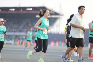 BIB: 2842
                            <button type="button" onclick="openModal(10574520)" class="btn btn-primary btn-sm float-right btn-popup" data-toggle="modal" data-target=".modal-high-quality">
                        <i class="fas fa-shopping-cart"></i> Add to Cart
                    </button>
                                            <button type="button" onclick="isThisMe(10574520, true)" class="btn btn-success btn-sm float-right btn-popup btn-isme hidden" data-toggle="tooltip" data-placement="bottom" title="นี่คือรูปของคุณใช่ไหม คลิกที่นี่เพื่อเอาเข้าอัลบั้ม">
                        <i class="fas fa-plus"></i> Add to album
                    </button>
                    <button type="button" onclick="isThisMe(10574520, false)" class="btn btn-warning btn-sm float-right btn-popup btn-isnotme hidden">
                        <i class="fas fa-ban"></i> Remove from album
                    </button>