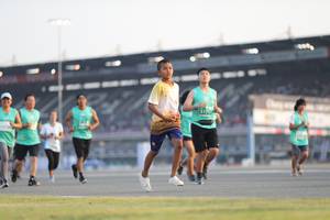 BIB: 1711
                            <button type="button" onclick="openModal(10573648)" class="btn btn-primary btn-sm float-right btn-popup" data-toggle="modal" data-target=".modal-high-quality">
                        <i class="fas fa-shopping-cart"></i> Add to Cart
                    </button>
                                            <button type="button" onclick="isThisMe(10573648, true)" class="btn btn-success btn-sm float-right btn-popup btn-isme hidden" data-toggle="tooltip" data-placement="bottom" title="นี่คือรูปของคุณใช่ไหม คลิกที่นี่เพื่อเอาเข้าอัลบั้ม">
                        <i class="fas fa-plus"></i> Add to album
                    </button>
                    <button type="button" onclick="isThisMe(10573648, false)" class="btn btn-warning btn-sm float-right btn-popup btn-isnotme hidden">
                        <i class="fas fa-ban"></i> Remove from album
                    </button>