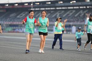 BIB: 505, 53429, 53425, 522
                            <button type="button" onclick="openModal(10575457)" class="btn btn-primary btn-sm float-right btn-popup" data-toggle="modal" data-target=".modal-high-quality">
                        <i class="fas fa-shopping-cart"></i> Add to Cart
                    </button>
                                            <button type="button" onclick="isThisMe(10575457, true)" class="btn btn-success btn-sm float-right btn-popup btn-isme hidden" data-toggle="tooltip" data-placement="bottom" title="นี่คือรูปของคุณใช่ไหม คลิกที่นี่เพื่อเอาเข้าอัลบั้ม">
                        <i class="fas fa-plus"></i> Add to album
                    </button>
                    <button type="button" onclick="isThisMe(10575457, false)" class="btn btn-warning btn-sm float-right btn-popup btn-isnotme hidden">
                        <i class="fas fa-ban"></i> Remove from album
                    </button>