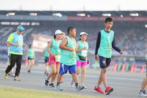 BIB: 5154, 5165
                            <button type="button" onclick="openModal(10574792)" class="btn btn-primary btn-sm float-right btn-popup" data-toggle="modal" data-target=".modal-high-quality">
                        <i class="fas fa-shopping-cart"></i> Add to Cart
                    </button>
                                            <button type="button" onclick="isThisMe(10574792, true)" class="btn btn-success btn-sm float-right btn-popup btn-isme hidden" data-toggle="tooltip" data-placement="bottom" title="นี่คือรูปของคุณใช่ไหม คลิกที่นี่เพื่อเอาเข้าอัลบั้ม">
                        <i class="fas fa-plus"></i> Add to album
                    </button>
                    <button type="button" onclick="isThisMe(10574792, false)" class="btn btn-warning btn-sm float-right btn-popup btn-isnotme hidden">
                        <i class="fas fa-ban"></i> Remove from album
                    </button>