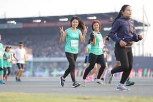 BIB: 52493
                            <button type="button" onclick="openModal(10574187)" class="btn btn-primary btn-sm float-right btn-popup" data-toggle="modal" data-target=".modal-high-quality">
                        <i class="fas fa-shopping-cart"></i> Add to Cart
                    </button>
                                            <button type="button" onclick="isThisMe(10574187, true)" class="btn btn-success btn-sm float-right btn-popup btn-isme hidden" data-toggle="tooltip" data-placement="bottom" title="นี่คือรูปของคุณใช่ไหม คลิกที่นี่เพื่อเอาเข้าอัลบั้ม">
                        <i class="fas fa-plus"></i> Add to album
                    </button>
                    <button type="button" onclick="isThisMe(10574187, false)" class="btn btn-warning btn-sm float-right btn-popup btn-isnotme hidden">
                        <i class="fas fa-ban"></i> Remove from album
                    </button>