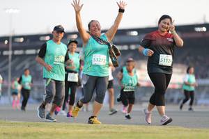 BIB: 51124, 53272, 5016, 50006
                            <button type="button" onclick="openModal(10573914)" class="btn btn-primary btn-sm float-right btn-popup" data-toggle="modal" data-target=".modal-high-quality">
                        <i class="fas fa-shopping-cart"></i> Add to Cart
                    </button>
                                            <button type="button" onclick="isThisMe(10573914, true)" class="btn btn-success btn-sm float-right btn-popup btn-isme hidden" data-toggle="tooltip" data-placement="bottom" title="นี่คือรูปของคุณใช่ไหม คลิกที่นี่เพื่อเอาเข้าอัลบั้ม">
                        <i class="fas fa-plus"></i> Add to album
                    </button>
                    <button type="button" onclick="isThisMe(10573914, false)" class="btn btn-warning btn-sm float-right btn-popup btn-isnotme hidden">
                        <i class="fas fa-ban"></i> Remove from album
                    </button>