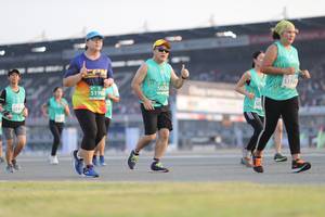 BIB: 53100, 502, 51980, 1524
                            <button type="button" onclick="openModal(10573794)" class="btn btn-primary btn-sm float-right btn-popup" data-toggle="modal" data-target=".modal-high-quality">
                        <i class="fas fa-shopping-cart"></i> Add to Cart
                    </button>
                                            <button type="button" onclick="isThisMe(10573794, true)" class="btn btn-success btn-sm float-right btn-popup btn-isme hidden" data-toggle="tooltip" data-placement="bottom" title="นี่คือรูปของคุณใช่ไหม คลิกที่นี่เพื่อเอาเข้าอัลบั้ม">
                        <i class="fas fa-plus"></i> Add to album
                    </button>
                    <button type="button" onclick="isThisMe(10573794, false)" class="btn btn-warning btn-sm float-right btn-popup btn-isnotme hidden">
                        <i class="fas fa-ban"></i> Remove from album
                    </button>