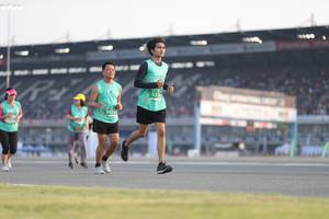 BIB: 5035
                            <button type="button" onclick="openModal(10573696)" class="btn btn-primary btn-sm float-right btn-popup" data-toggle="modal" data-target=".modal-high-quality">
                        <i class="fas fa-shopping-cart"></i> Add to Cart
                    </button>
                                            <button type="button" onclick="isThisMe(10573696, true)" class="btn btn-success btn-sm float-right btn-popup btn-isme hidden" data-toggle="tooltip" data-placement="bottom" title="นี่คือรูปของคุณใช่ไหม คลิกที่นี่เพื่อเอาเข้าอัลบั้ม">
                        <i class="fas fa-plus"></i> Add to album
                    </button>
                    <button type="button" onclick="isThisMe(10573696, false)" class="btn btn-warning btn-sm float-right btn-popup btn-isnotme hidden">
                        <i class="fas fa-ban"></i> Remove from album
                    </button>