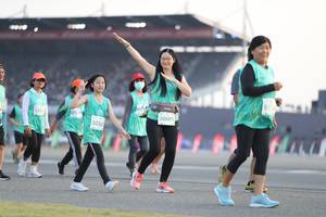 BIB: 50685, 1530, 5056
                            <button type="button" onclick="openModal(10574916)" class="btn btn-primary btn-sm float-right btn-popup" data-toggle="modal" data-target=".modal-high-quality">
                        <i class="fas fa-shopping-cart"></i> Add to Cart
                    </button>
                                            <button type="button" onclick="isThisMe(10574916, true)" class="btn btn-success btn-sm float-right btn-popup btn-isme hidden" data-toggle="tooltip" data-placement="bottom" title="นี่คือรูปของคุณใช่ไหม คลิกที่นี่เพื่อเอาเข้าอัลบั้ม">
                        <i class="fas fa-plus"></i> Add to album
                    </button>
                    <button type="button" onclick="isThisMe(10574916, false)" class="btn btn-warning btn-sm float-right btn-popup btn-isnotme hidden">
                        <i class="fas fa-ban"></i> Remove from album
                    </button>