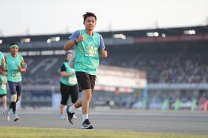 BIB: 50230
                            <button type="button" onclick="openModal(10573892)" class="btn btn-primary btn-sm float-right btn-popup" data-toggle="modal" data-target=".modal-high-quality">
                        <i class="fas fa-shopping-cart"></i> Add to Cart
                    </button>
                                            <button type="button" onclick="isThisMe(10573892, true)" class="btn btn-success btn-sm float-right btn-popup btn-isme hidden" data-toggle="tooltip" data-placement="bottom" title="นี่คือรูปของคุณใช่ไหม คลิกที่นี่เพื่อเอาเข้าอัลบั้ม">
                        <i class="fas fa-plus"></i> Add to album
                    </button>
                    <button type="button" onclick="isThisMe(10573892, false)" class="btn btn-warning btn-sm float-right btn-popup btn-isnotme hidden">
                        <i class="fas fa-ban"></i> Remove from album
                    </button>