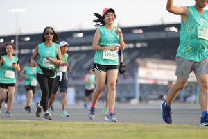 BIB: 503, 52685, 5298
                            <button type="button" onclick="openModal(10573938)" class="btn btn-primary btn-sm float-right btn-popup" data-toggle="modal" data-target=".modal-high-quality">
                        <i class="fas fa-shopping-cart"></i> Add to Cart
                    </button>
                                            <button type="button" onclick="isThisMe(10573938, true)" class="btn btn-success btn-sm float-right btn-popup btn-isme hidden" data-toggle="tooltip" data-placement="bottom" title="นี่คือรูปของคุณใช่ไหม คลิกที่นี่เพื่อเอาเข้าอัลบั้ม">
                        <i class="fas fa-plus"></i> Add to album
                    </button>
                    <button type="button" onclick="isThisMe(10573938, false)" class="btn btn-warning btn-sm float-right btn-popup btn-isnotme hidden">
                        <i class="fas fa-ban"></i> Remove from album
                    </button>