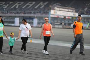 BIB: 3214, 52215
                            <button type="button" onclick="openModal(10575678)" class="btn btn-primary btn-sm float-right btn-popup" data-toggle="modal" data-target=".modal-high-quality">
                        <i class="fas fa-shopping-cart"></i> Add to Cart
                    </button>
                                            <button type="button" onclick="isThisMe(10575678, true)" class="btn btn-success btn-sm float-right btn-popup btn-isme hidden" data-toggle="tooltip" data-placement="bottom" title="นี่คือรูปของคุณใช่ไหม คลิกที่นี่เพื่อเอาเข้าอัลบั้ม">
                        <i class="fas fa-plus"></i> Add to album
                    </button>
                    <button type="button" onclick="isThisMe(10575678, false)" class="btn btn-warning btn-sm float-right btn-popup btn-isnotme hidden">
                        <i class="fas fa-ban"></i> Remove from album
                    </button>