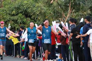 BIB: 42617, 45562
                            <button type="button" onclick="openModal(12003919)" class="btn btn-primary btn-sm float-right btn-popup" data-toggle="modal" data-target=".modal-high-quality">
                        <i class="fas fa-shopping-cart"></i> Add to Cart
                    </button>
                                            <button type="button" onclick="isThisMe(12003919, true)" class="btn btn-success btn-sm float-right btn-popup btn-isme hidden" data-toggle="tooltip" data-placement="bottom" title="นี่คือรูปของคุณใช่ไหม คลิกที่นี่เพื่อเอาเข้าอัลบั้ม">
                        <i class="fas fa-plus"></i> Add to album
                    </button>
                    <button type="button" onclick="isThisMe(12003919, false)" class="btn btn-warning btn-sm float-right btn-popup btn-isnotme hidden">
                        <i class="fas fa-ban"></i> Remove from album
                    </button>