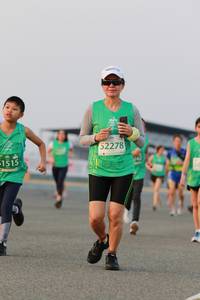 BIB: 52278, 1515
                            <button type="button" onclick="openModal(12001076)" class="btn btn-primary btn-sm float-right btn-popup" data-toggle="modal" data-target=".modal-high-quality">
                        <i class="fas fa-shopping-cart"></i> Add to Cart
                    </button>
                                            <button type="button" onclick="isThisMe(12001076, true)" class="btn btn-success btn-sm float-right btn-popup btn-isme hidden" data-toggle="tooltip" data-placement="bottom" title="นี่คือรูปของคุณใช่ไหม คลิกที่นี่เพื่อเอาเข้าอัลบั้ม">
                        <i class="fas fa-plus"></i> Add to album
                    </button>
                    <button type="button" onclick="isThisMe(12001076, false)" class="btn btn-warning btn-sm float-right btn-popup btn-isnotme hidden">
                        <i class="fas fa-ban"></i> Remove from album
                    </button>