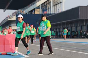 BIB: 5050
                            <button type="button" onclick="openModal(11970429)" class="btn btn-primary btn-sm float-right btn-popup" data-toggle="modal" data-target=".modal-high-quality">
                        <i class="fas fa-shopping-cart"></i> Add to Cart
                    </button>
                                            <button type="button" onclick="isThisMe(11970429, true)" class="btn btn-success btn-sm float-right btn-popup btn-isme hidden" data-toggle="tooltip" data-placement="bottom" title="นี่คือรูปของคุณใช่ไหม คลิกที่นี่เพื่อเอาเข้าอัลบั้ม">
                        <i class="fas fa-plus"></i> Add to album
                    </button>
                    <button type="button" onclick="isThisMe(11970429, false)" class="btn btn-warning btn-sm float-right btn-popup btn-isnotme hidden">
                        <i class="fas fa-ban"></i> Remove from album
                    </button>