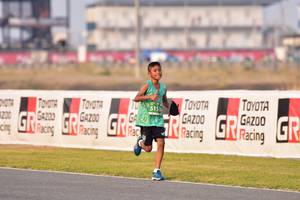 BIB: 51535
                            <button type="button" onclick="openModal(10546356)" class="btn btn-primary btn-sm float-right btn-popup" data-toggle="modal" data-target=".modal-high-quality">
                        <i class="fas fa-shopping-cart"></i> Add to Cart
                    </button>
                                            <button type="button" onclick="isThisMe(10546356, true)" class="btn btn-success btn-sm float-right btn-popup btn-isme hidden" data-toggle="tooltip" data-placement="bottom" title="นี่คือรูปของคุณใช่ไหม คลิกที่นี่เพื่อเอาเข้าอัลบั้ม">
                        <i class="fas fa-plus"></i> Add to album
                    </button>
                    <button type="button" onclick="isThisMe(10546356, false)" class="btn btn-warning btn-sm float-right btn-popup btn-isnotme hidden">
                        <i class="fas fa-ban"></i> Remove from album
                    </button>