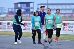 BIB: 83398, 53145, 52836
                            <button type="button" onclick="openModal(12531147)" class="btn btn-primary btn-sm float-right btn-popup" data-toggle="modal" data-target=".modal-high-quality">
                        <i class="fas fa-shopping-cart"></i> Add to Cart
                    </button>
                                            <button type="button" onclick="isThisMe(12531147, true)" class="btn btn-success btn-sm float-right btn-popup btn-isme hidden" data-toggle="tooltip" data-placement="bottom" title="นี่คือรูปของคุณใช่ไหม คลิกที่นี่เพื่อเอาเข้าอัลบั้ม">
                        <i class="fas fa-plus"></i> Add to album
                    </button>
                    <button type="button" onclick="isThisMe(12531147, false)" class="btn btn-warning btn-sm float-right btn-popup btn-isnotme hidden">
                        <i class="fas fa-ban"></i> Remove from album
                    </button>