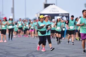 BIB: 512
                            <button type="button" onclick="openModal(12233183)" class="btn btn-primary btn-sm float-right btn-popup" data-toggle="modal" data-target=".modal-high-quality">
                        <i class="fas fa-shopping-cart"></i> Add to Cart
                    </button>
                                            <button type="button" onclick="isThisMe(12233183, true)" class="btn btn-success btn-sm float-right btn-popup btn-isme hidden" data-toggle="tooltip" data-placement="bottom" title="นี่คือรูปของคุณใช่ไหม คลิกที่นี่เพื่อเอาเข้าอัลบั้ม">
                        <i class="fas fa-plus"></i> Add to album
                    </button>
                    <button type="button" onclick="isThisMe(12233183, false)" class="btn btn-warning btn-sm float-right btn-popup btn-isnotme hidden">
                        <i class="fas fa-ban"></i> Remove from album
                    </button>