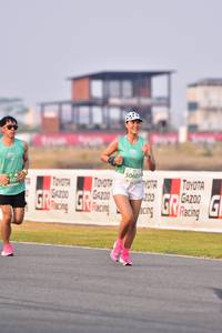 BIB: 50607, 609
                            <button type="button" onclick="openModal(10551193)" class="btn btn-primary btn-sm float-right btn-popup" data-toggle="modal" data-target=".modal-high-quality">
                        <i class="fas fa-shopping-cart"></i> Add to Cart
                    </button>
                                            <button type="button" onclick="isThisMe(10551193, true)" class="btn btn-success btn-sm float-right btn-popup btn-isme hidden" data-toggle="tooltip" data-placement="bottom" title="นี่คือรูปของคุณใช่ไหม คลิกที่นี่เพื่อเอาเข้าอัลบั้ม">
                        <i class="fas fa-plus"></i> Add to album
                    </button>
                    <button type="button" onclick="isThisMe(10551193, false)" class="btn btn-warning btn-sm float-right btn-popup btn-isnotme hidden">
                        <i class="fas fa-ban"></i> Remove from album
                    </button>