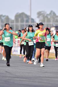 BIB: 3150, 0431, 2757, 075, 52409
                            <button type="button" onclick="openModal(12070911)" class="btn btn-primary btn-sm float-right btn-popup" data-toggle="modal" data-target=".modal-high-quality">
                        <i class="fas fa-shopping-cart"></i> Add to Cart
                    </button>
                                            <button type="button" onclick="isThisMe(12070911, true)" class="btn btn-success btn-sm float-right btn-popup btn-isme hidden" data-toggle="tooltip" data-placement="bottom" title="นี่คือรูปของคุณใช่ไหม คลิกที่นี่เพื่อเอาเข้าอัลบั้ม">
                        <i class="fas fa-plus"></i> Add to album
                    </button>
                    <button type="button" onclick="isThisMe(12070911, false)" class="btn btn-warning btn-sm float-right btn-popup btn-isnotme hidden">
                        <i class="fas fa-ban"></i> Remove from album
                    </button>