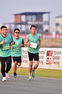 BIB: 52000, 51909
                            <button type="button" onclick="openModal(10551981)" class="btn btn-primary btn-sm float-right btn-popup" data-toggle="modal" data-target=".modal-high-quality">
                        <i class="fas fa-shopping-cart"></i> Add to Cart
                    </button>
                                            <button type="button" onclick="isThisMe(10551981, true)" class="btn btn-success btn-sm float-right btn-popup btn-isme hidden" data-toggle="tooltip" data-placement="bottom" title="นี่คือรูปของคุณใช่ไหม คลิกที่นี่เพื่อเอาเข้าอัลบั้ม">
                        <i class="fas fa-plus"></i> Add to album
                    </button>
                    <button type="button" onclick="isThisMe(10551981, false)" class="btn btn-warning btn-sm float-right btn-popup btn-isnotme hidden">
                        <i class="fas fa-ban"></i> Remove from album
                    </button>