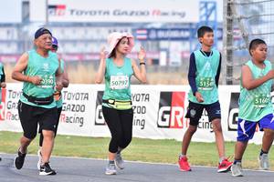 BIB: 0390, 50797, 51549, 200, 51605
                            <button type="button" onclick="openModal(12281928)" class="btn btn-primary btn-sm float-right btn-popup" data-toggle="modal" data-target=".modal-high-quality">
                        <i class="fas fa-shopping-cart"></i> Add to Cart
                    </button>
                                            <button type="button" onclick="isThisMe(12281928, true)" class="btn btn-success btn-sm float-right btn-popup btn-isme hidden" data-toggle="tooltip" data-placement="bottom" title="นี่คือรูปของคุณใช่ไหม คลิกที่นี่เพื่อเอาเข้าอัลบั้ม">
                        <i class="fas fa-plus"></i> Add to album
                    </button>
                    <button type="button" onclick="isThisMe(12281928, false)" class="btn btn-warning btn-sm float-right btn-popup btn-isnotme hidden">
                        <i class="fas fa-ban"></i> Remove from album
                    </button>