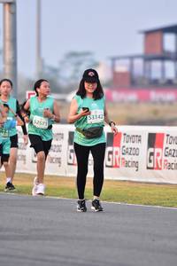 BIB: 53142, 52573, 200, 020
                            <button type="button" onclick="openModal(12141277)" class="btn btn-primary btn-sm float-right btn-popup" data-toggle="modal" data-target=".modal-high-quality">
                        <i class="fas fa-shopping-cart"></i> Add to Cart
                    </button>
                                            <button type="button" onclick="isThisMe(12141277, true)" class="btn btn-success btn-sm float-right btn-popup btn-isme hidden" data-toggle="tooltip" data-placement="bottom" title="นี่คือรูปของคุณใช่ไหม คลิกที่นี่เพื่อเอาเข้าอัลบั้ม">
                        <i class="fas fa-plus"></i> Add to album
                    </button>
                    <button type="button" onclick="isThisMe(12141277, false)" class="btn btn-warning btn-sm float-right btn-popup btn-isnotme hidden">
                        <i class="fas fa-ban"></i> Remove from album
                    </button>