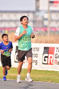 BIB: 51623, 70295
                            <button type="button" onclick="openModal(10548934)" class="btn btn-primary btn-sm float-right btn-popup" data-toggle="modal" data-target=".modal-high-quality">
                        <i class="fas fa-shopping-cart"></i> Add to Cart
                    </button>
                                            <button type="button" onclick="isThisMe(10548934, true)" class="btn btn-success btn-sm float-right btn-popup btn-isme hidden" data-toggle="tooltip" data-placement="bottom" title="นี่คือรูปของคุณใช่ไหม คลิกที่นี่เพื่อเอาเข้าอัลบั้ม">
                        <i class="fas fa-plus"></i> Add to album
                    </button>
                    <button type="button" onclick="isThisMe(10548934, false)" class="btn btn-warning btn-sm float-right btn-popup btn-isnotme hidden">
                        <i class="fas fa-ban"></i> Remove from album
                    </button>