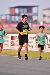 BIB: 53457, 54200, 0015
                            <button type="button" onclick="openModal(10551987)" class="btn btn-primary btn-sm float-right btn-popup" data-toggle="modal" data-target=".modal-high-quality">
                        <i class="fas fa-shopping-cart"></i> Add to Cart
                    </button>
                                            <button type="button" onclick="isThisMe(10551987, true)" class="btn btn-success btn-sm float-right btn-popup btn-isme hidden" data-toggle="tooltip" data-placement="bottom" title="นี่คือรูปของคุณใช่ไหม คลิกที่นี่เพื่อเอาเข้าอัลบั้ม">
                        <i class="fas fa-plus"></i> Add to album
                    </button>
                    <button type="button" onclick="isThisMe(10551987, false)" class="btn btn-warning btn-sm float-right btn-popup btn-isnotme hidden">
                        <i class="fas fa-ban"></i> Remove from album
                    </button>