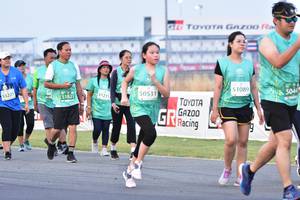 BIB: 51089, 504, 0531, 51211, 53221, 51821
                            <button type="button" onclick="openModal(12320268)" class="btn btn-primary btn-sm float-right btn-popup" data-toggle="modal" data-target=".modal-high-quality">
                        <i class="fas fa-shopping-cart"></i> Add to Cart
                    </button>
                                            <button type="button" onclick="isThisMe(12320268, true)" class="btn btn-success btn-sm float-right btn-popup btn-isme hidden" data-toggle="tooltip" data-placement="bottom" title="นี่คือรูปของคุณใช่ไหม คลิกที่นี่เพื่อเอาเข้าอัลบั้ม">
                        <i class="fas fa-plus"></i> Add to album
                    </button>
                    <button type="button" onclick="isThisMe(12320268, false)" class="btn btn-warning btn-sm float-right btn-popup btn-isnotme hidden">
                        <i class="fas fa-ban"></i> Remove from album
                    </button>