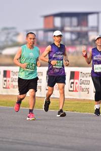 BIB: 0433, 5078, 33351
                            <button type="button" onclick="openModal(10550634)" class="btn btn-primary btn-sm float-right btn-popup" data-toggle="modal" data-target=".modal-high-quality">
                        <i class="fas fa-shopping-cart"></i> Add to Cart
                    </button>
                                            <button type="button" onclick="isThisMe(10550634, true)" class="btn btn-success btn-sm float-right btn-popup btn-isme hidden" data-toggle="tooltip" data-placement="bottom" title="นี่คือรูปของคุณใช่ไหม คลิกที่นี่เพื่อเอาเข้าอัลบั้ม">
                        <i class="fas fa-plus"></i> Add to album
                    </button>
                    <button type="button" onclick="isThisMe(10550634, false)" class="btn btn-warning btn-sm float-right btn-popup btn-isnotme hidden">
                        <i class="fas fa-ban"></i> Remove from album
                    </button>