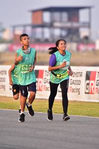 BIB: 51634, 200
                            <button type="button" onclick="openModal(10551857)" class="btn btn-primary btn-sm float-right btn-popup" data-toggle="modal" data-target=".modal-high-quality">
                        <i class="fas fa-shopping-cart"></i> Add to Cart
                    </button>
                                            <button type="button" onclick="isThisMe(10551857, true)" class="btn btn-success btn-sm float-right btn-popup btn-isme hidden" data-toggle="tooltip" data-placement="bottom" title="นี่คือรูปของคุณใช่ไหม คลิกที่นี่เพื่อเอาเข้าอัลบั้ม">
                        <i class="fas fa-plus"></i> Add to album
                    </button>
                    <button type="button" onclick="isThisMe(10551857, false)" class="btn btn-warning btn-sm float-right btn-popup btn-isnotme hidden">
                        <i class="fas fa-ban"></i> Remove from album
                    </button>