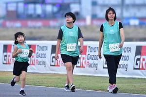 BIB: 53216, 0517, 53215
                            <button type="button" onclick="openModal(12530914)" class="btn btn-primary btn-sm float-right btn-popup" data-toggle="modal" data-target=".modal-high-quality">
                        <i class="fas fa-shopping-cart"></i> Add to Cart
                    </button>
                                            <button type="button" onclick="isThisMe(12530914, true)" class="btn btn-success btn-sm float-right btn-popup btn-isme hidden" data-toggle="tooltip" data-placement="bottom" title="นี่คือรูปของคุณใช่ไหม คลิกที่นี่เพื่อเอาเข้าอัลบั้ม">
                        <i class="fas fa-plus"></i> Add to album
                    </button>
                    <button type="button" onclick="isThisMe(12530914, false)" class="btn btn-warning btn-sm float-right btn-popup btn-isnotme hidden">
                        <i class="fas fa-ban"></i> Remove from album
                    </button>