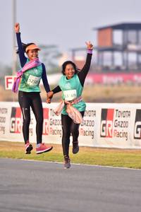 BIB: 52585, 200
                            <button type="button" onclick="openModal(10549535)" class="btn btn-primary btn-sm float-right btn-popup" data-toggle="modal" data-target=".modal-high-quality">
                        <i class="fas fa-shopping-cart"></i> Add to Cart
                    </button>
                                            <button type="button" onclick="isThisMe(10549535, true)" class="btn btn-success btn-sm float-right btn-popup btn-isme hidden" data-toggle="tooltip" data-placement="bottom" title="นี่คือรูปของคุณใช่ไหม คลิกที่นี่เพื่อเอาเข้าอัลบั้ม">
                        <i class="fas fa-plus"></i> Add to album
                    </button>
                    <button type="button" onclick="isThisMe(10549535, false)" class="btn btn-warning btn-sm float-right btn-popup btn-isnotme hidden">
                        <i class="fas fa-ban"></i> Remove from album
                    </button>