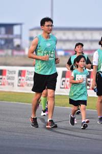 BIB: 1748
                            <button type="button" onclick="openModal(12200071)" class="btn btn-primary btn-sm float-right btn-popup" data-toggle="modal" data-target=".modal-high-quality">
                        <i class="fas fa-shopping-cart"></i> Add to Cart
                    </button>
                                            <button type="button" onclick="isThisMe(12200071, true)" class="btn btn-success btn-sm float-right btn-popup btn-isme hidden" data-toggle="tooltip" data-placement="bottom" title="นี่คือรูปของคุณใช่ไหม คลิกที่นี่เพื่อเอาเข้าอัลบั้ม">
                        <i class="fas fa-plus"></i> Add to album
                    </button>
                    <button type="button" onclick="isThisMe(12200071, false)" class="btn btn-warning btn-sm float-right btn-popup btn-isnotme hidden">
                        <i class="fas fa-ban"></i> Remove from album
                    </button>