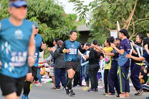 BIB: 412
                            <button type="button" onclick="openModal(12548588)" class="btn btn-primary btn-sm float-right btn-popup" data-toggle="modal" data-target=".modal-high-quality">
                        <i class="fas fa-shopping-cart"></i> Add to Cart
                    </button>
                                            <button type="button" onclick="isThisMe(12548588, true)" class="btn btn-success btn-sm float-right btn-popup btn-isme hidden" data-toggle="tooltip" data-placement="bottom" title="นี่คือรูปของคุณใช่ไหม คลิกที่นี่เพื่อเอาเข้าอัลบั้ม">
                        <i class="fas fa-plus"></i> Add to album
                    </button>
                    <button type="button" onclick="isThisMe(12548588, false)" class="btn btn-warning btn-sm float-right btn-popup btn-isnotme hidden">
                        <i class="fas fa-ban"></i> Remove from album
                    </button>
