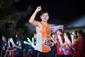 BIB: 424
                            <button type="button" onclick="openModal(12675618)" class="btn btn-primary btn-sm float-right btn-popup" data-toggle="modal" data-target=".modal-high-quality">
                        <i class="fas fa-shopping-cart"></i> Add to Cart
                    </button>
                                            <button type="button" onclick="isThisMe(12675618, true)" class="btn btn-success btn-sm float-right btn-popup btn-isme hidden" data-toggle="tooltip" data-placement="bottom" title="นี่คือรูปของคุณใช่ไหม คลิกที่นี่เพื่อเอาเข้าอัลบั้ม">
                        <i class="fas fa-plus"></i> Add to album
                    </button>
                    <button type="button" onclick="isThisMe(12675618, false)" class="btn btn-warning btn-sm float-right btn-popup btn-isnotme hidden">
                        <i class="fas fa-ban"></i> Remove from album
                    </button>