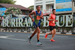 BIB: 25918, 207
                            <button type="button" onclick="openModal(11830580)" class="btn btn-primary btn-sm float-right btn-popup" data-toggle="modal" data-target=".modal-high-quality">
                        <i class="fas fa-shopping-cart"></i> Add to Cart
                    </button>
                                            <button type="button" onclick="isThisMe(11830580, true)" class="btn btn-success btn-sm float-right btn-popup btn-isme hidden" data-toggle="tooltip" data-placement="bottom" title="นี่คือรูปของคุณใช่ไหม คลิกที่นี่เพื่อเอาเข้าอัลบั้ม">
                        <i class="fas fa-plus"></i> Add to album
                    </button>
                    <button type="button" onclick="isThisMe(11830580, false)" class="btn btn-warning btn-sm float-right btn-popup btn-isnotme hidden">
                        <i class="fas fa-ban"></i> Remove from album
                    </button>
