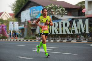BIB: 20096
                            <button type="button" onclick="openModal(11725335)" class="btn btn-primary btn-sm float-right btn-popup" data-toggle="modal" data-target=".modal-high-quality">
                        <i class="fas fa-shopping-cart"></i> Add to Cart
                    </button>
                                            <button type="button" onclick="isThisMe(11725335, true)" class="btn btn-success btn-sm float-right btn-popup btn-isme hidden" data-toggle="tooltip" data-placement="bottom" title="นี่คือรูปของคุณใช่ไหม คลิกที่นี่เพื่อเอาเข้าอัลบั้ม">
                        <i class="fas fa-plus"></i> Add to album
                    </button>
                    <button type="button" onclick="isThisMe(11725335, false)" class="btn btn-warning btn-sm float-right btn-popup btn-isnotme hidden">
                        <i class="fas fa-ban"></i> Remove from album
                    </button>