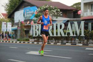 BIB: 83014
                            <button type="button" onclick="openModal(11728152)" class="btn btn-primary btn-sm float-right btn-popup" data-toggle="modal" data-target=".modal-high-quality">
                        <i class="fas fa-shopping-cart"></i> Add to Cart
                    </button>
                                            <button type="button" onclick="isThisMe(11728152, true)" class="btn btn-success btn-sm float-right btn-popup btn-isme hidden" data-toggle="tooltip" data-placement="bottom" title="นี่คือรูปของคุณใช่ไหม คลิกที่นี่เพื่อเอาเข้าอัลบั้ม">
                        <i class="fas fa-plus"></i> Add to album
                    </button>
                    <button type="button" onclick="isThisMe(11728152, false)" class="btn btn-warning btn-sm float-right btn-popup btn-isnotme hidden">
                        <i class="fas fa-ban"></i> Remove from album
                    </button>