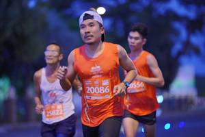 BIB: 20086, 0556, 25822
                            <button type="button" onclick="openModal(11592723)" class="btn btn-primary btn-sm float-right btn-popup" data-toggle="modal" data-target=".modal-high-quality">
                        <i class="fas fa-shopping-cart"></i> Add to Cart
                    </button>
                                            <button type="button" onclick="isThisMe(11592723, true)" class="btn btn-success btn-sm float-right btn-popup btn-isme hidden" data-toggle="tooltip" data-placement="bottom" title="นี่คือรูปของคุณใช่ไหม คลิกที่นี่เพื่อเอาเข้าอัลบั้ม">
                        <i class="fas fa-plus"></i> Add to album
                    </button>
                    <button type="button" onclick="isThisMe(11592723, false)" class="btn btn-warning btn-sm float-right btn-popup btn-isnotme hidden">
                        <i class="fas fa-ban"></i> Remove from album
                    </button>