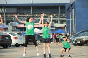 BIB: 0531
                            <button type="button" onclick="openModal(10536085)" class="btn btn-primary btn-sm float-right btn-popup" data-toggle="modal" data-target=".modal-high-quality">
                        <i class="fas fa-shopping-cart"></i> Add to Cart
                    </button>
                                            <button type="button" onclick="isThisMe(10536085, true)" class="btn btn-success btn-sm float-right btn-popup btn-isme hidden" data-toggle="tooltip" data-placement="bottom" title="นี่คือรูปของคุณใช่ไหม คลิกที่นี่เพื่อเอาเข้าอัลบั้ม">
                        <i class="fas fa-plus"></i> Add to album
                    </button>
                    <button type="button" onclick="isThisMe(10536085, false)" class="btn btn-warning btn-sm float-right btn-popup btn-isnotme hidden">
                        <i class="fas fa-ban"></i> Remove from album
                    </button>