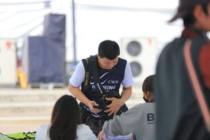 BIB: 
                            <button type="button" onclick="openModal(10532719)" class="btn btn-primary btn-sm float-right btn-popup" data-toggle="modal" data-target=".modal-high-quality">
                        <i class="fas fa-shopping-cart"></i> Add to Cart
                    </button>
                                            <button type="button" onclick="isThisMe(10532719, true)" class="btn btn-success btn-sm float-right btn-popup btn-isme hidden" data-toggle="tooltip" data-placement="bottom" title="นี่คือรูปของคุณใช่ไหม คลิกที่นี่เพื่อเอาเข้าอัลบั้ม">
                        <i class="fas fa-plus"></i> Add to album
                    </button>
                    <button type="button" onclick="isThisMe(10532719, false)" class="btn btn-warning btn-sm float-right btn-popup btn-isnotme hidden">
                        <i class="fas fa-ban"></i> Remove from album
                    </button>