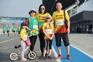 BIB: 50664, 5029, 5084, 51311, 505
                            <button type="button" onclick="openModal(10536879)" class="btn btn-primary btn-sm float-right btn-popup" data-toggle="modal" data-target=".modal-high-quality">
                        <i class="fas fa-shopping-cart"></i> Add to Cart
                    </button>
                                            <button type="button" onclick="isThisMe(10536879, true)" class="btn btn-success btn-sm float-right btn-popup btn-isme hidden" data-toggle="tooltip" data-placement="bottom" title="นี่คือรูปของคุณใช่ไหม คลิกที่นี่เพื่อเอาเข้าอัลบั้ม">
                        <i class="fas fa-plus"></i> Add to album
                    </button>
                    <button type="button" onclick="isThisMe(10536879, false)" class="btn btn-warning btn-sm float-right btn-popup btn-isnotme hidden">
                        <i class="fas fa-ban"></i> Remove from album
                    </button>