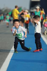 BIB: 50248
                            <button type="button" onclick="openModal(10536685)" class="btn btn-primary btn-sm float-right btn-popup" data-toggle="modal" data-target=".modal-high-quality">
                        <i class="fas fa-shopping-cart"></i> Add to Cart
                    </button>
                                            <button type="button" onclick="isThisMe(10536685, true)" class="btn btn-success btn-sm float-right btn-popup btn-isme hidden" data-toggle="tooltip" data-placement="bottom" title="นี่คือรูปของคุณใช่ไหม คลิกที่นี่เพื่อเอาเข้าอัลบั้ม">
                        <i class="fas fa-plus"></i> Add to album
                    </button>
                    <button type="button" onclick="isThisMe(10536685, false)" class="btn btn-warning btn-sm float-right btn-popup btn-isnotme hidden">
                        <i class="fas fa-ban"></i> Remove from album
                    </button>