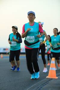 BIB: 52847, 1039, 0258
                            <button type="button" onclick="openModal(10564470)" class="btn btn-primary btn-sm float-right btn-popup" data-toggle="modal" data-target=".modal-high-quality">
                        <i class="fas fa-shopping-cart"></i> Add to Cart
                    </button>
                                            <button type="button" onclick="isThisMe(10564470, true)" class="btn btn-success btn-sm float-right btn-popup btn-isme hidden" data-toggle="tooltip" data-placement="bottom" title="นี่คือรูปของคุณใช่ไหม คลิกที่นี่เพื่อเอาเข้าอัลบั้ม">
                        <i class="fas fa-plus"></i> Add to album
                    </button>
                    <button type="button" onclick="isThisMe(10564470, false)" class="btn btn-warning btn-sm float-right btn-popup btn-isnotme hidden">
                        <i class="fas fa-ban"></i> Remove from album
                    </button>