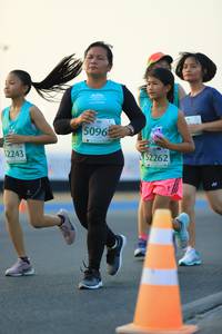 BIB: 5096, 52262, 2243
                            <button type="button" onclick="openModal(10545356)" class="btn btn-primary btn-sm float-right btn-popup" data-toggle="modal" data-target=".modal-high-quality">
                        <i class="fas fa-shopping-cart"></i> Add to Cart
                    </button>
                                            <button type="button" onclick="isThisMe(10545356, true)" class="btn btn-success btn-sm float-right btn-popup btn-isme hidden" data-toggle="tooltip" data-placement="bottom" title="นี่คือรูปของคุณใช่ไหม คลิกที่นี่เพื่อเอาเข้าอัลบั้ม">
                        <i class="fas fa-plus"></i> Add to album
                    </button>
                    <button type="button" onclick="isThisMe(10545356, false)" class="btn btn-warning btn-sm float-right btn-popup btn-isnotme hidden">
                        <i class="fas fa-ban"></i> Remove from album
                    </button>