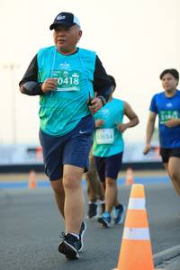 BIB: 0418, 654
                            <button type="button" onclick="openModal(10549548)" class="btn btn-primary btn-sm float-right btn-popup" data-toggle="modal" data-target=".modal-high-quality">
                        <i class="fas fa-shopping-cart"></i> Add to Cart
                    </button>
                                            <button type="button" onclick="isThisMe(10549548, true)" class="btn btn-success btn-sm float-right btn-popup btn-isme hidden" data-toggle="tooltip" data-placement="bottom" title="นี่คือรูปของคุณใช่ไหม คลิกที่นี่เพื่อเอาเข้าอัลบั้ม">
                        <i class="fas fa-plus"></i> Add to album
                    </button>
                    <button type="button" onclick="isThisMe(10549548, false)" class="btn btn-warning btn-sm float-right btn-popup btn-isnotme hidden">
                        <i class="fas fa-ban"></i> Remove from album
                    </button>